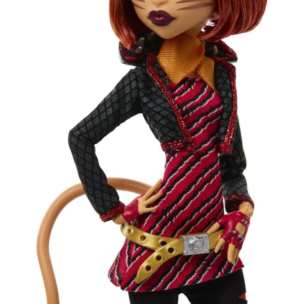 Monster High Boo-riginal Creeproduction Toralei Doll with Diary, Doll Stand