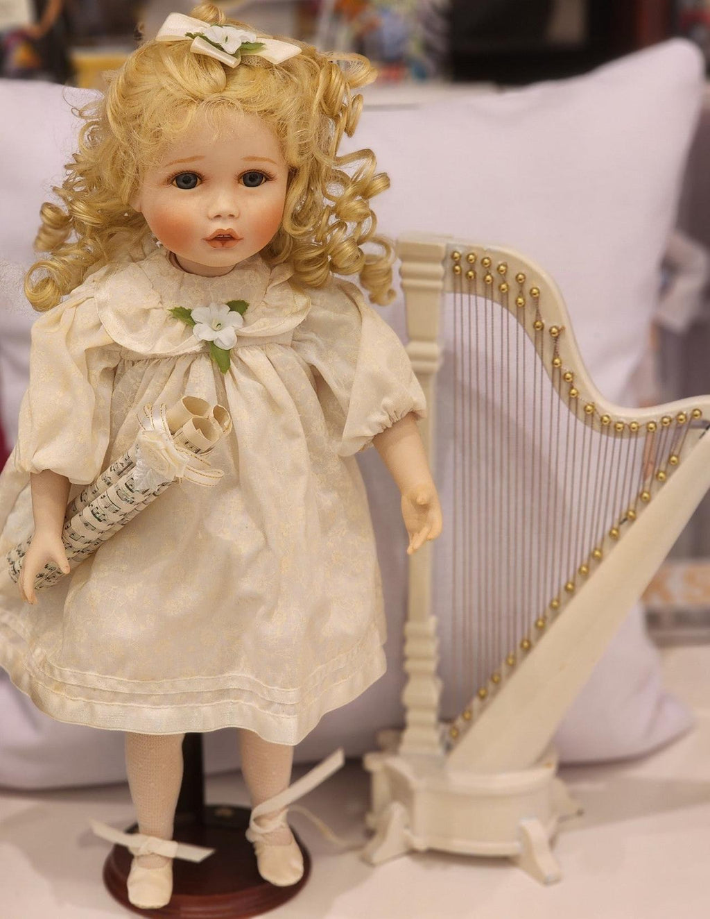 1995 Lynnwood Little Ones Faith Porcelain doll