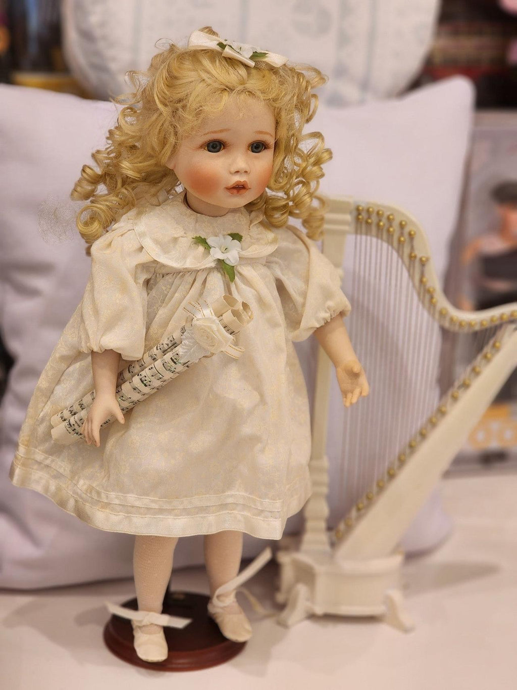 1995 Lynnwood Little Ones Faith Porcelain doll