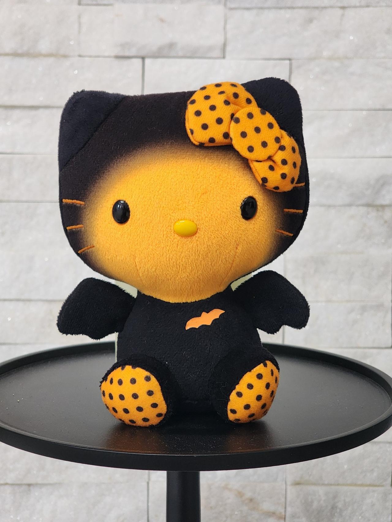 TY Beanie Baby - HELLO KITTY (Wearing Bat Costume - 6 inch)(NO TY HANG TAG)