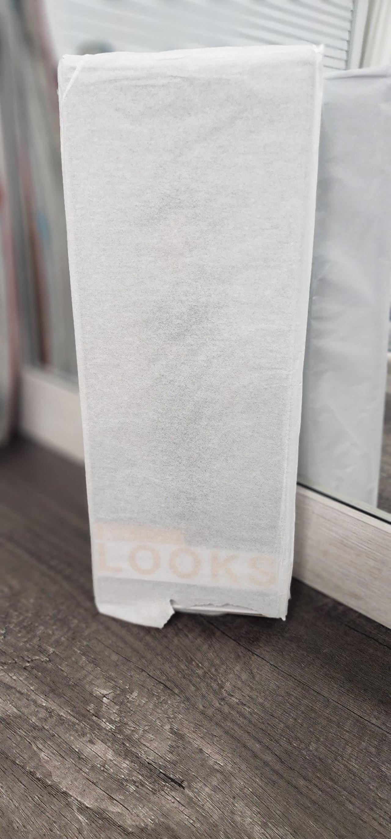 Barbie Signature Barbie Looks Doll (Petite, Brunette Pixie Cut)