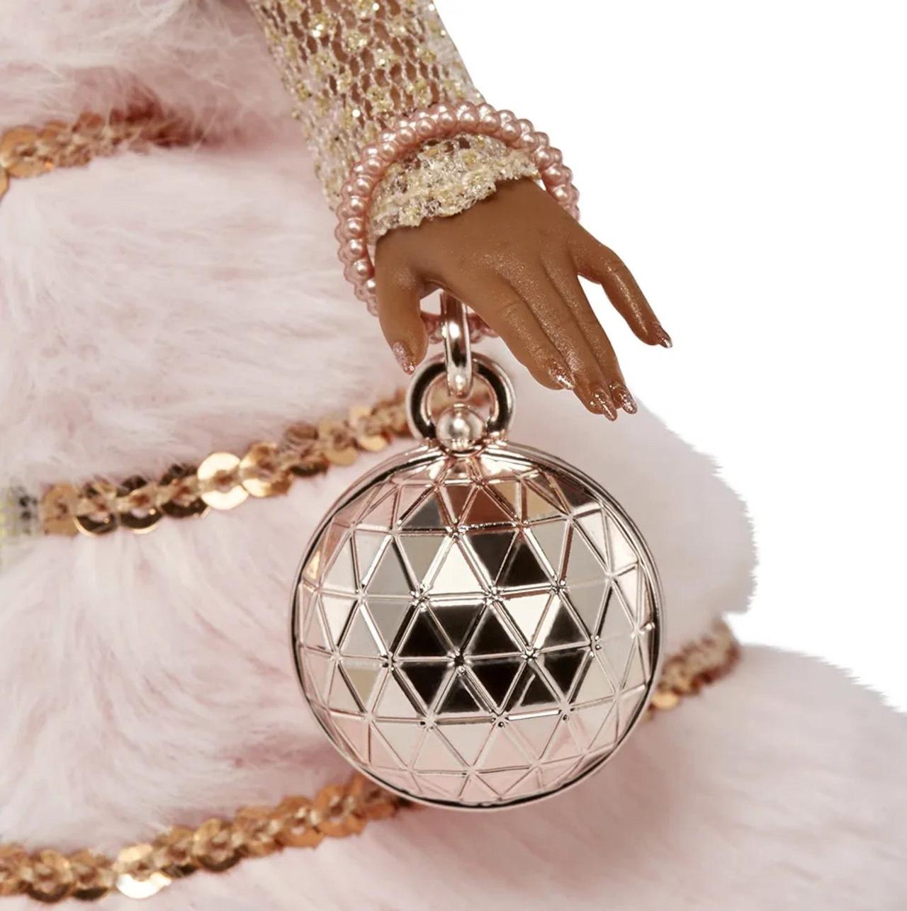 L.O.L. Surprise! Holiday OMG 2021 Collector NYE Queen Fashion Doll