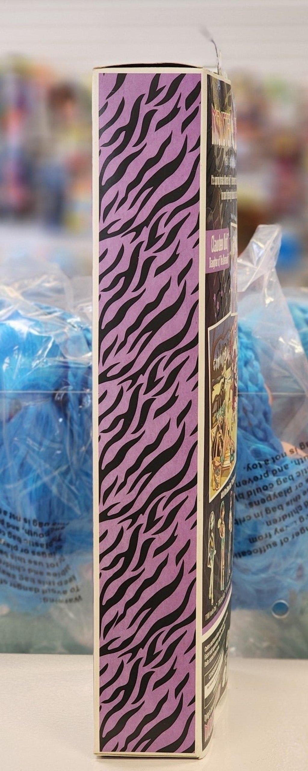 Mattel Monster High Gloom Beach Clawdeen Wolf 10.5-Inch Doll