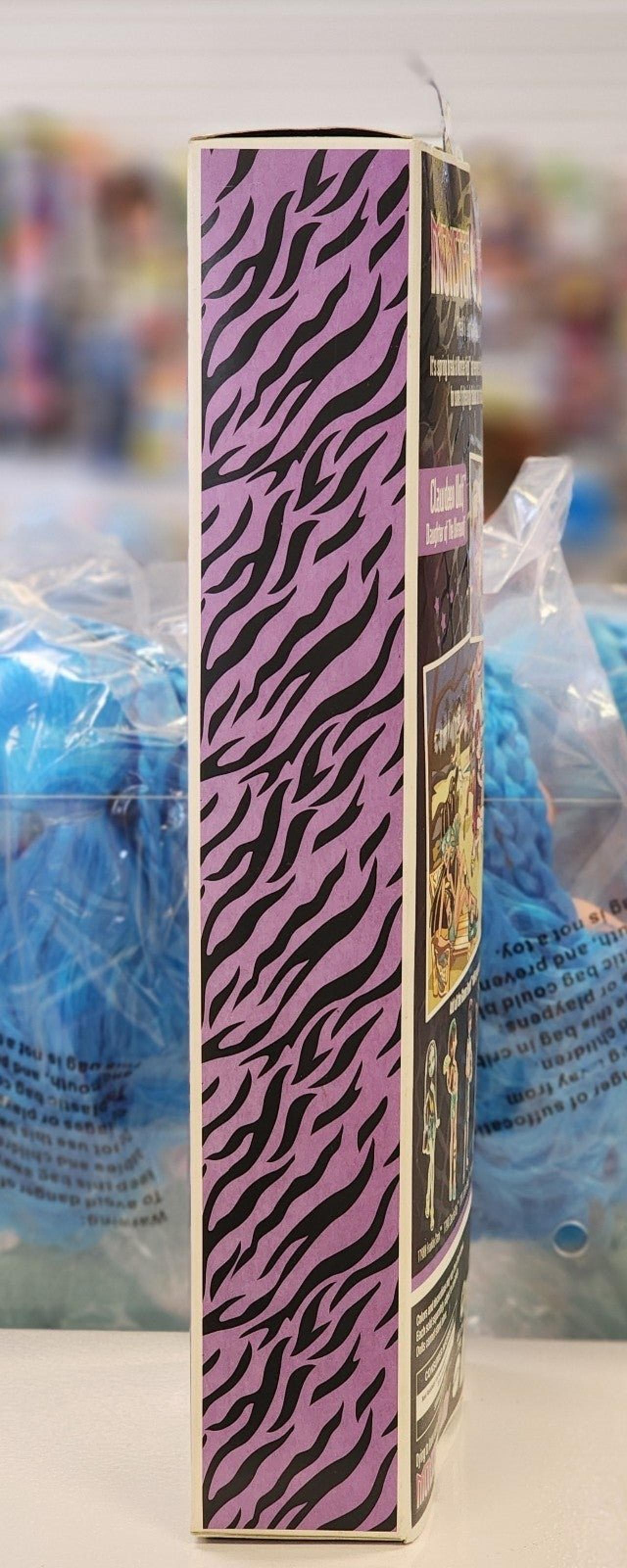 Mattel Monster High Gloom Beach Clawdeen Wolf 10.5-Inch Doll