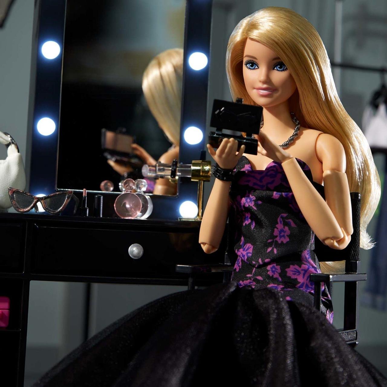 BarbieStyle Fashion Studio & Doll Set