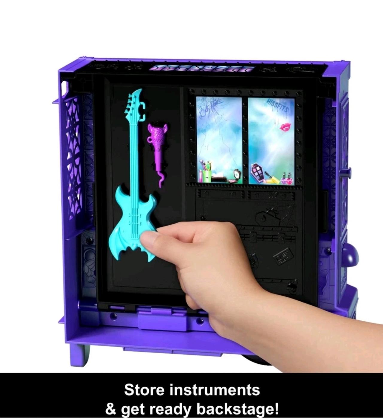 Monster High 10.2" Draculaura Doll and Fangtastic Rockin Food Truck Playset