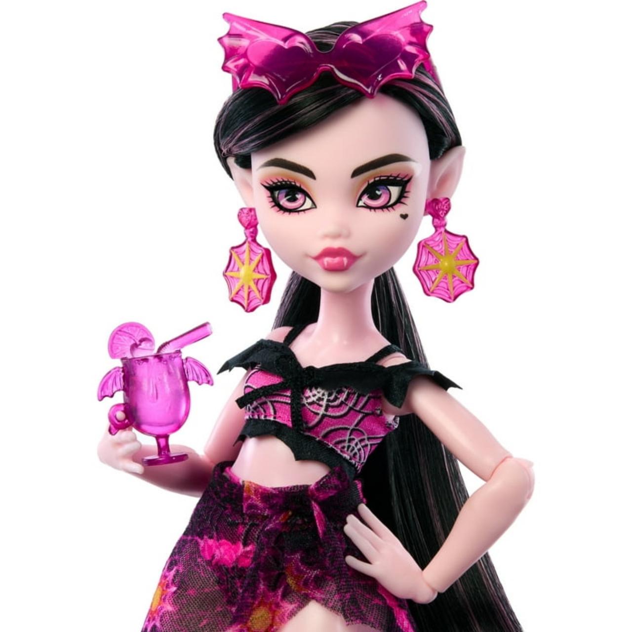 Monster High Scare-adise Island Draculaura Fashion Doll with Swimsuit & Accessor