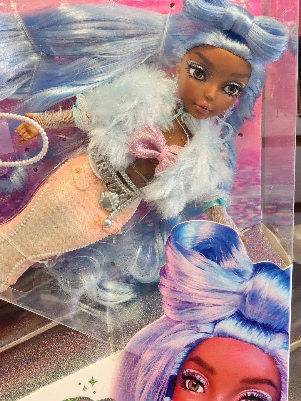 MERMAZE MERMAIDZ Color Change Shellnelle Mermaid Fashion Doll
