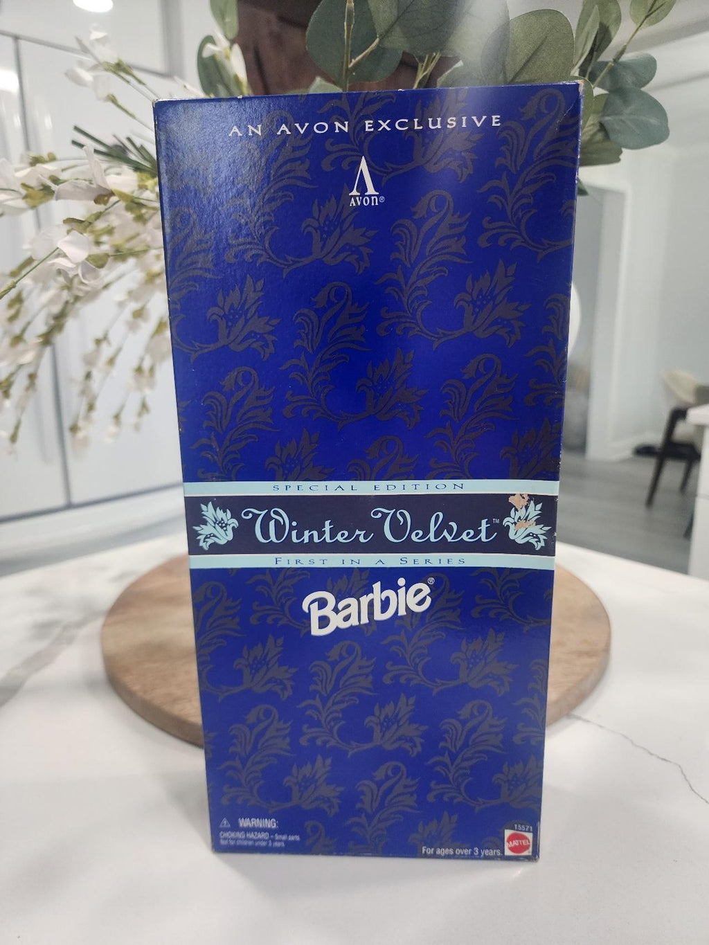 Winter Velvet Barbie Doll Avon Exclusive Blonde 1995 Mattel 15571