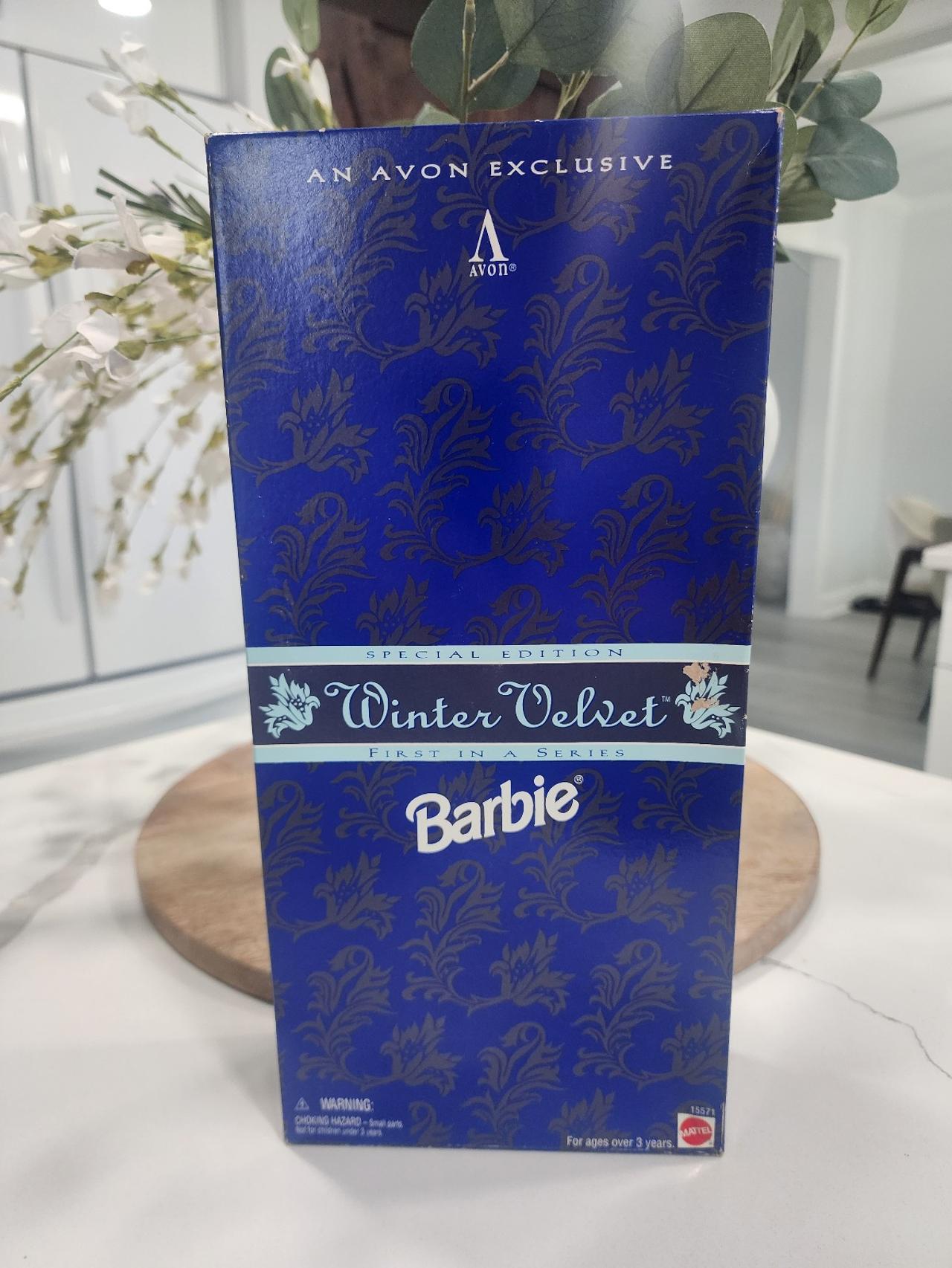 Winter Velvet Barbie Doll Avon Exclusive Blonde 1995 Mattel 15571