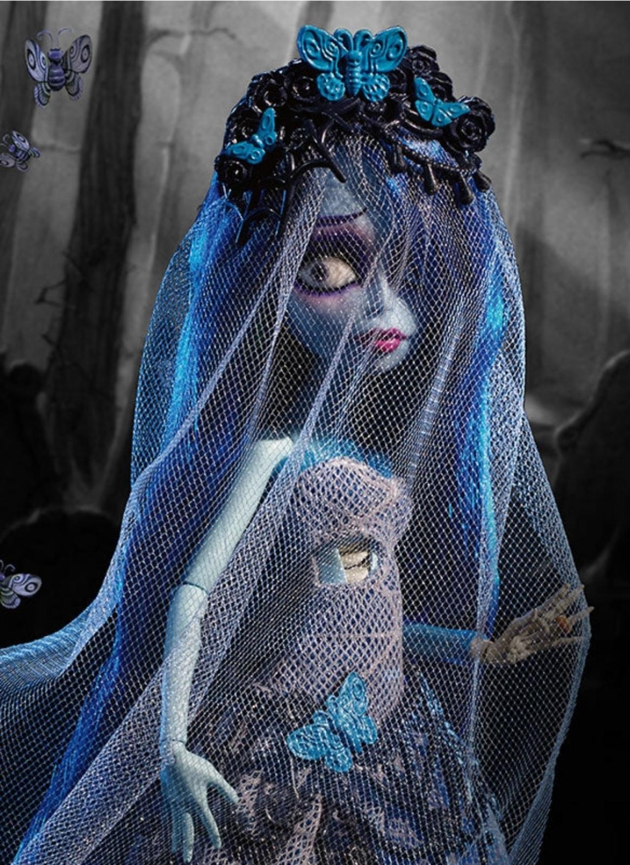 Monster High Skullector Corpse Bride Collectible Doll, Emily #JDR67