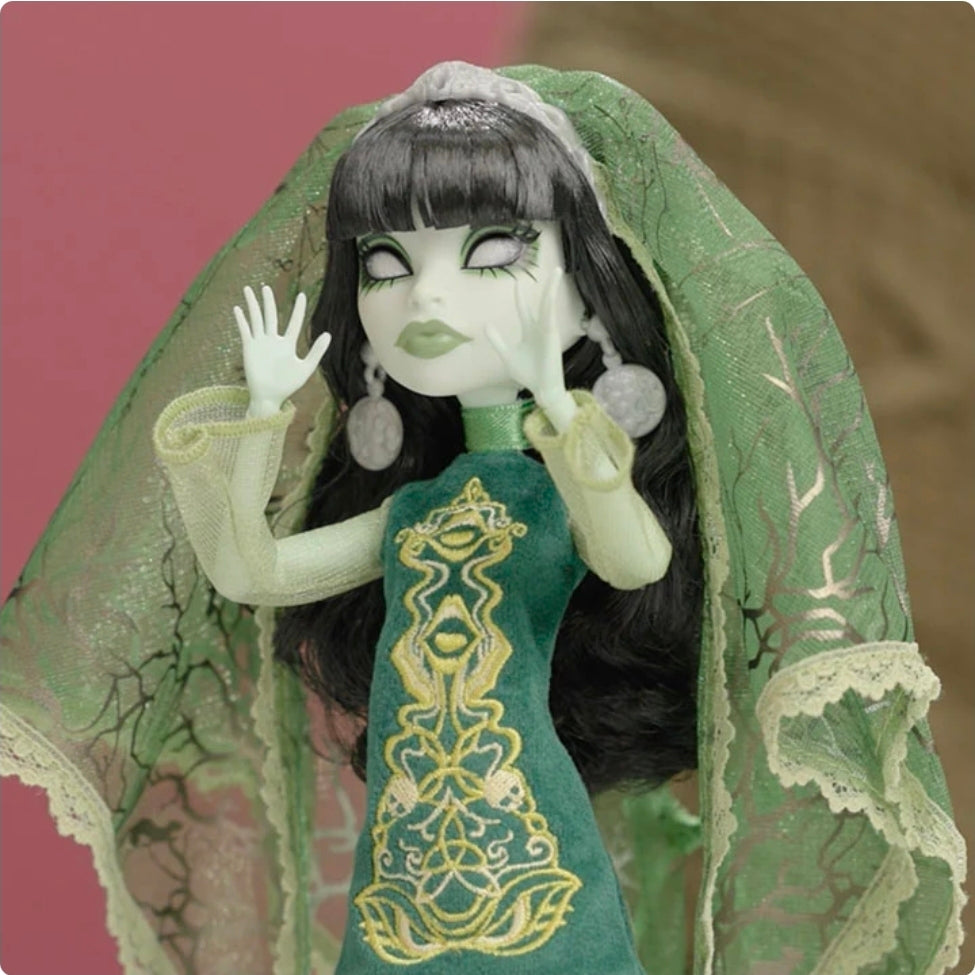 Monster High Skullector Scarah Screams Doll