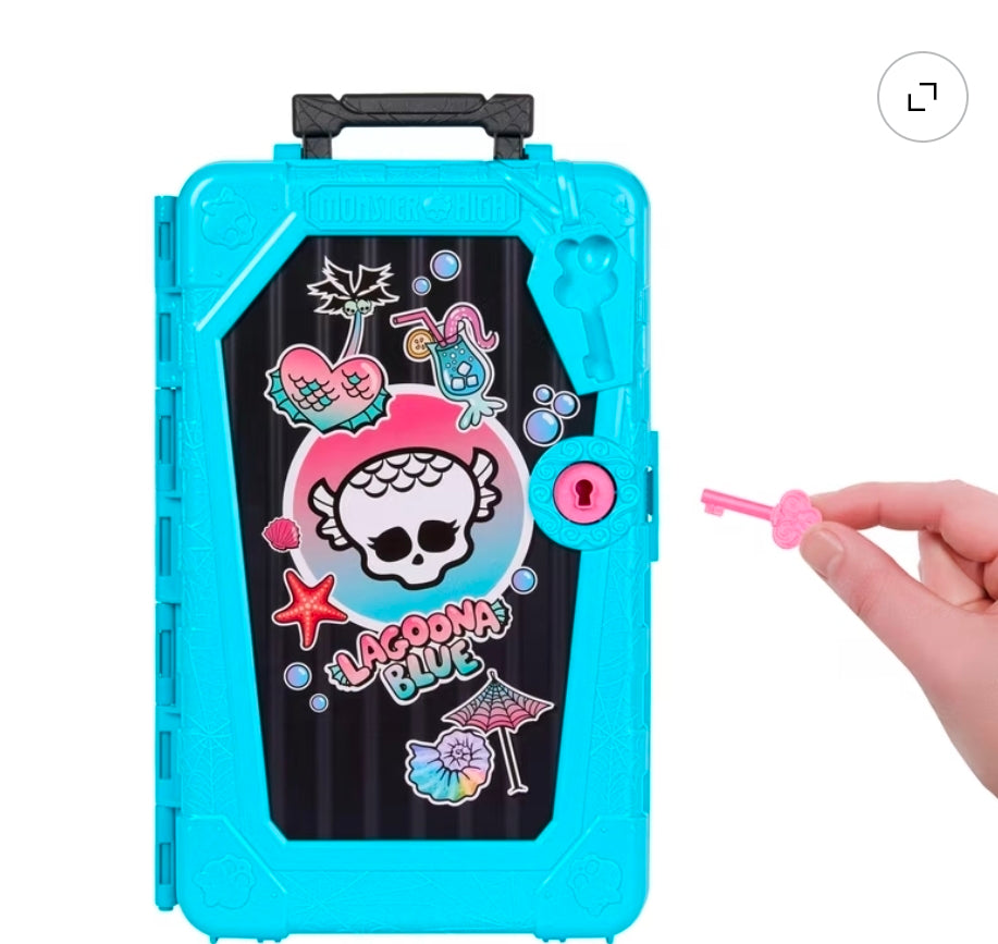 Monster High Skulltimate Secrets Gore-geous Oasis Playset Lagoona Blue Doll
